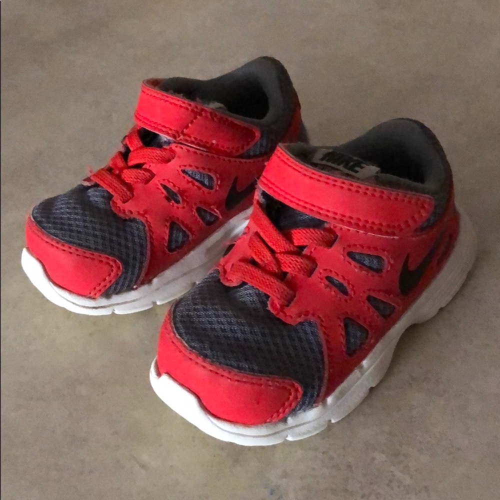 Red & Gray Nike 5c